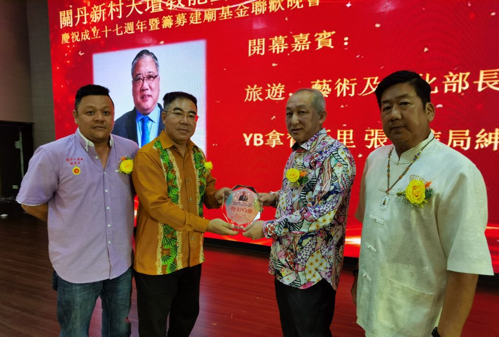 东:关丹华团联合会会长拿督蔡永祥表示,道教以“天人合一”为核心思想,教导人们尊重自然、顺应天道。