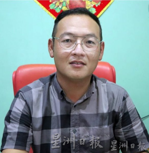 东:北马兴吃鱼鳞片,本地热不起。