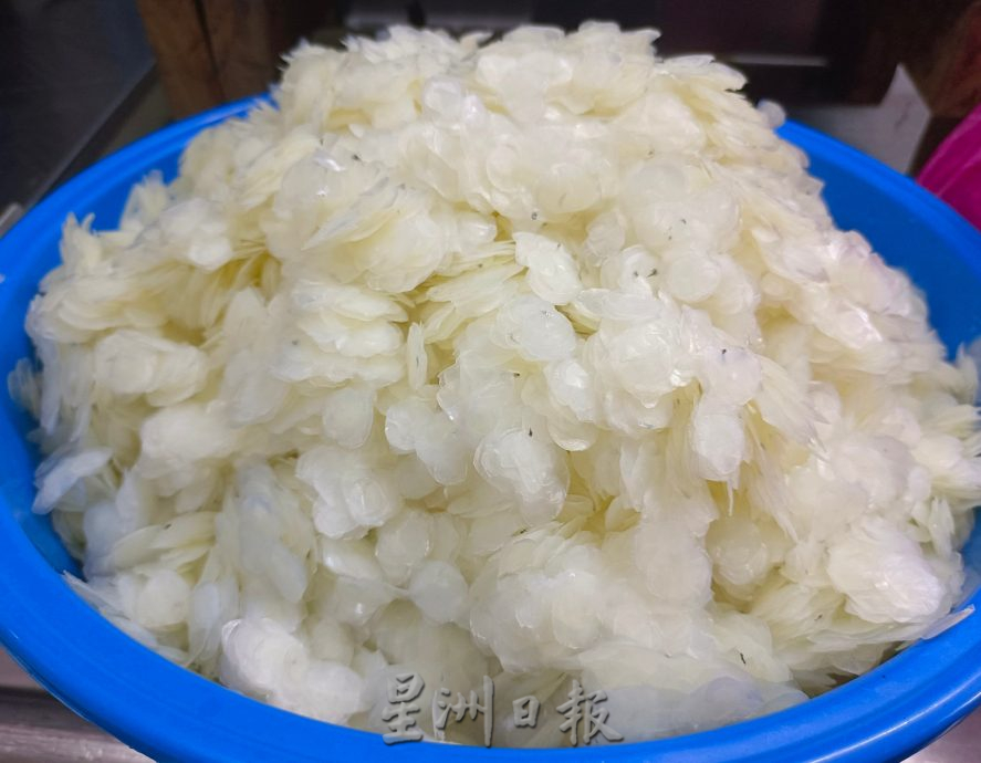 东:北马兴吃鱼鳞片,本地热不起。