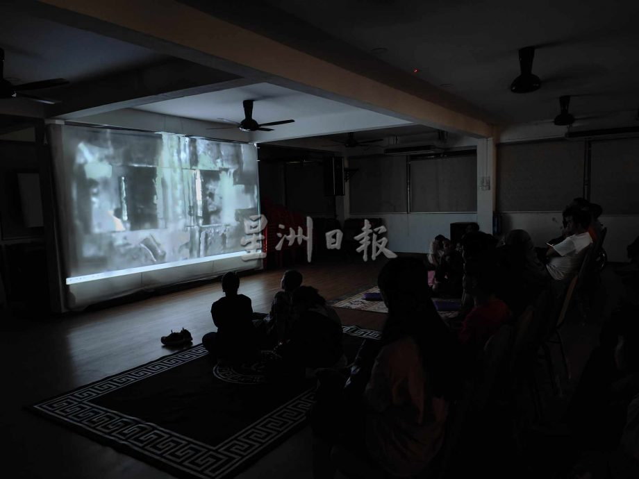 吉兰丹福建会馆会长李斯衍坦言,去年首次筹备“哥打峇鲁电影节”之前,董事会相当紧张和谨慎,因为知道地方政府条规过于严格。
