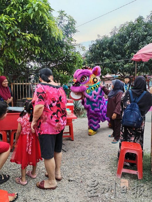 东:吉拉央乐龄休闲中心开幕礼暨庆祝拿督公诞