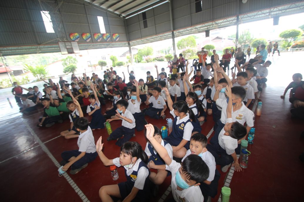 东:李慧婷赞扬星洲日报学生阅报计划30年来令莘莘学子获益不浅