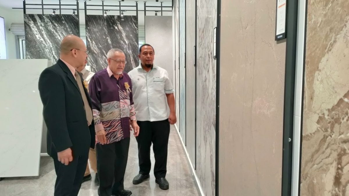 东:甘马挽的珍内新市镇(Bandar Baru Cheneh)将迎来一项高达23亿令吉的石英石开采及采石投资项目。