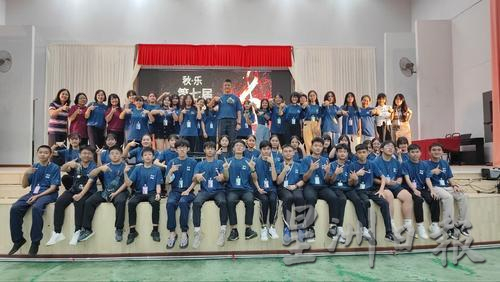 东:直凉华中魅力新声歌赛郭宣罄夺冠