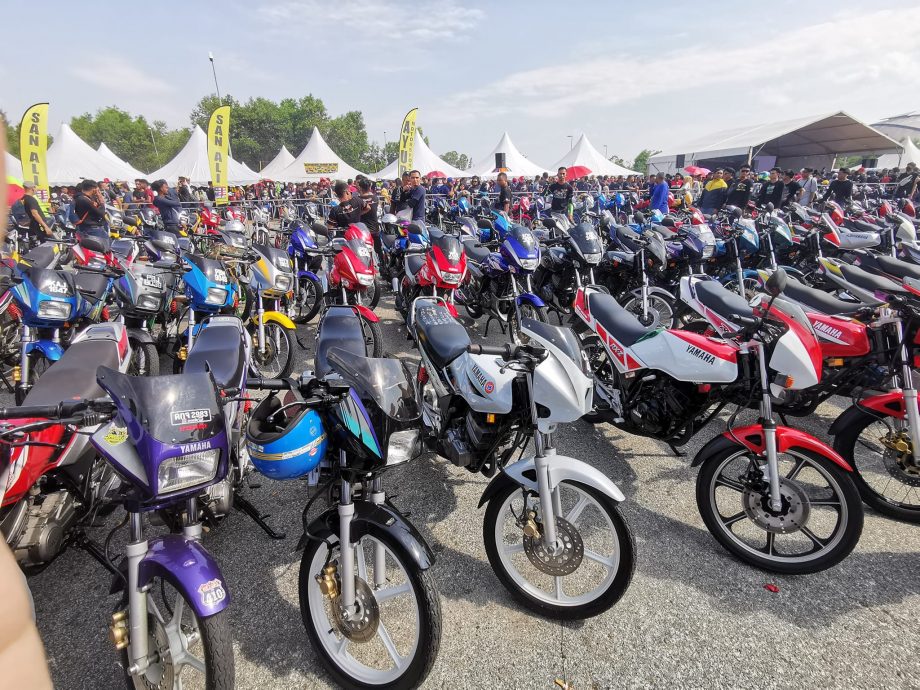 东:RXZ摩托车之友集会6.0预计将吸引8万人前来瓜登赴会,登州警方与登州陆路交通局共派出百名人手在为期2天的活动维持秩序