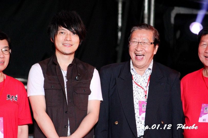 五月天武汉演唱会才结束 怪兽89岁父亲惊传过世