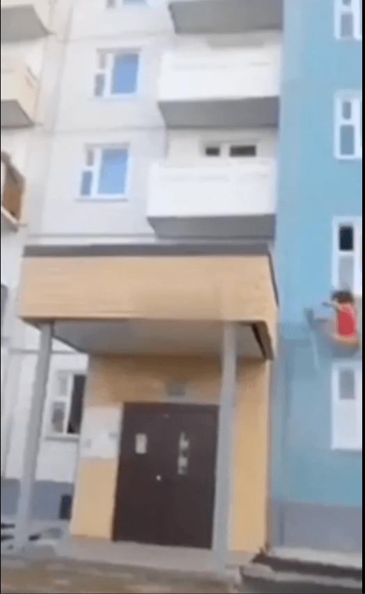 人妻想爬窗回家疑捉奸 不料失足直堕2楼亡