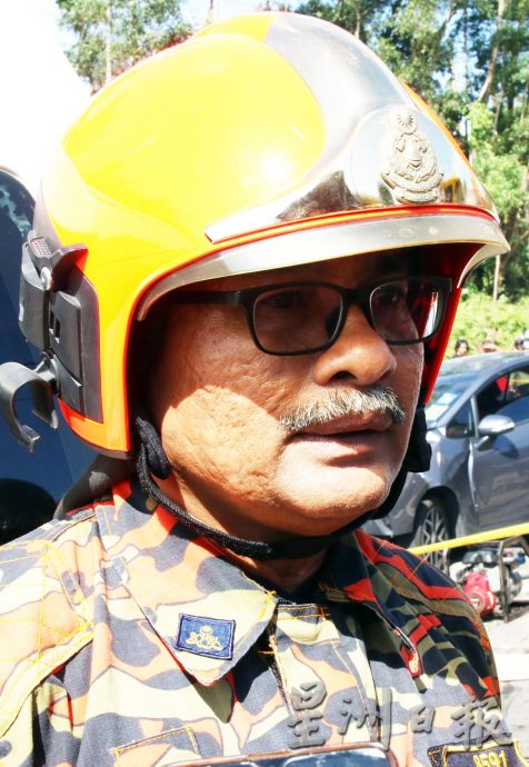 供星洲网:“耗了整整两小时才将遗体抬出车外!恐怖连环车祸,酿1死多伤