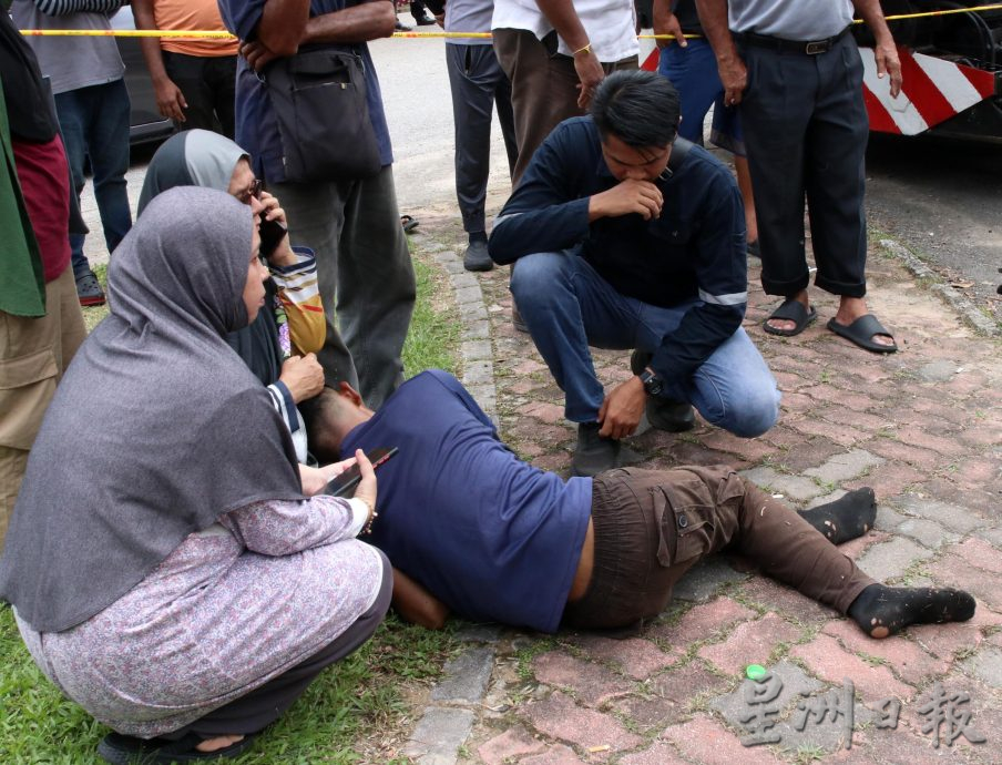 供星洲网:“耗了整整两小时才将遗体抬出车外!恐怖连环车祸,酿1死多伤