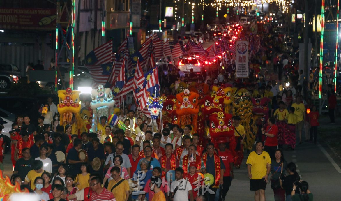 供星洲网:“龙舞大马日,中秋昌明昭”获逾百华团响应,3000人提灯游行!