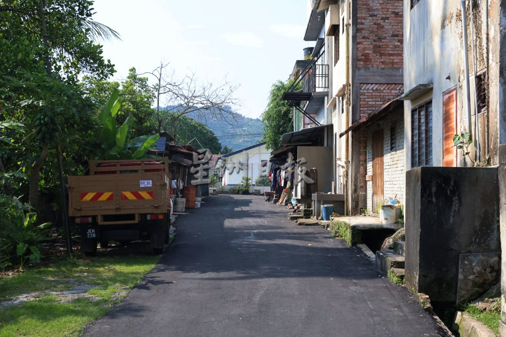 供星洲网:武来岸新村公市12个摊位租借不营业,林骏荣:已指示市政厅要求租户解释