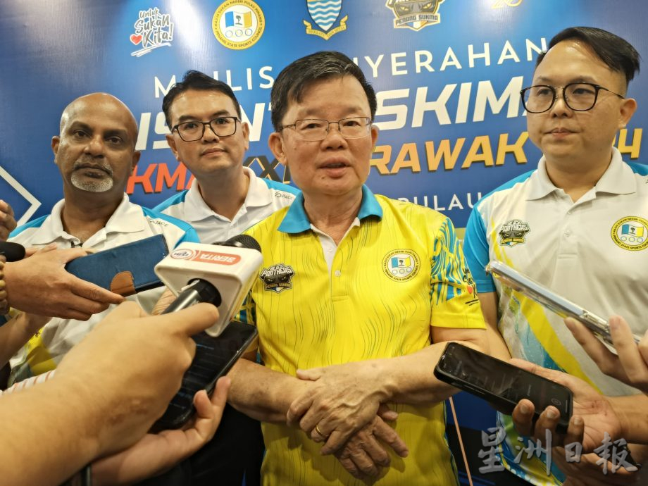 (全国版)树倒压死中国父女|曹观友:案发地点属私人产业 槟政府不考虑赔偿问题