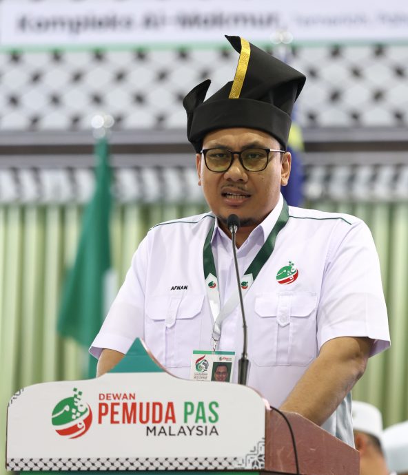 全:伊青团长:曾经一起走上街头如今成言论压迫者