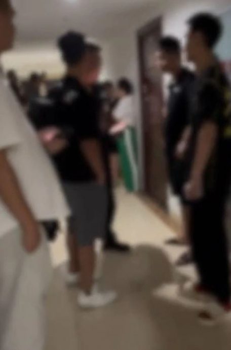 博主曝酒店隐藏摄像头被围堵 老板说漏嘴“设备连其手机”