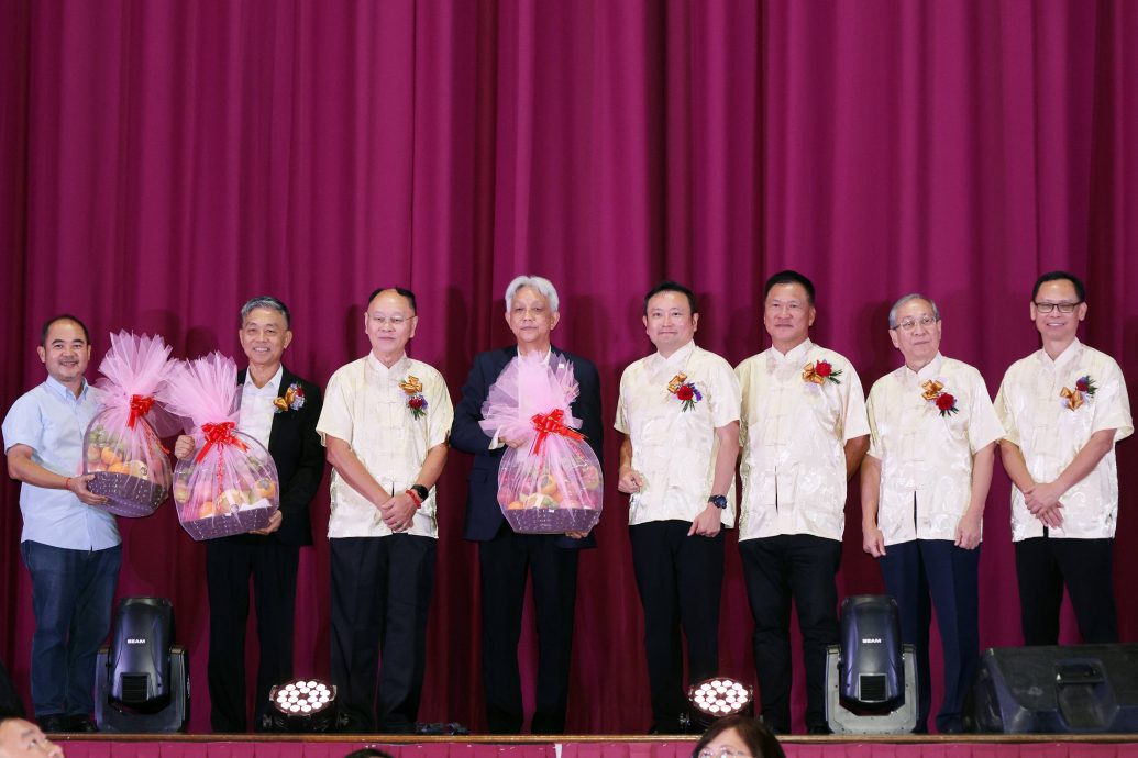 双版头之一;大都会/力行华小“力护族根 行儒树人”85周年校庆晚宴/7图