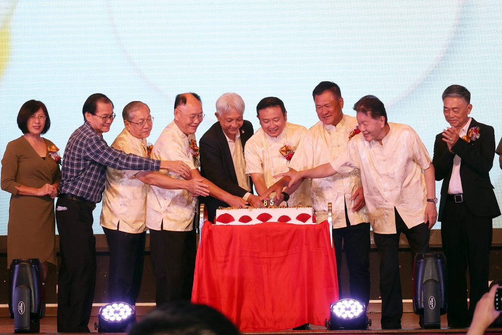 双版头之一;大都会/力行华小“力护族根 行儒树人”85周年校庆晚宴/7图