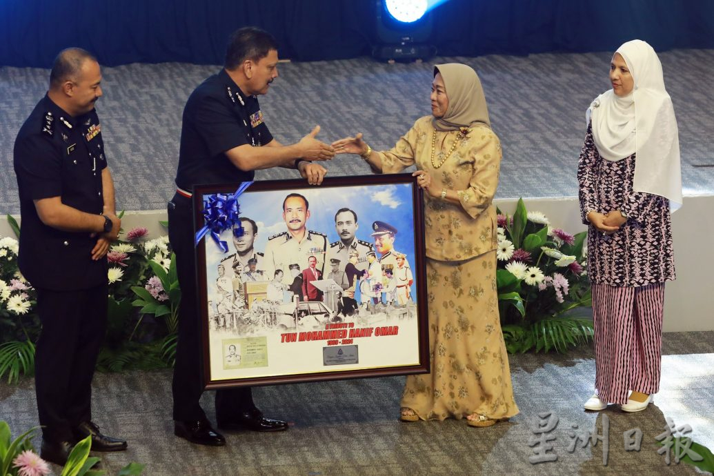 向敦韩聂夫致敬缅怀仪式