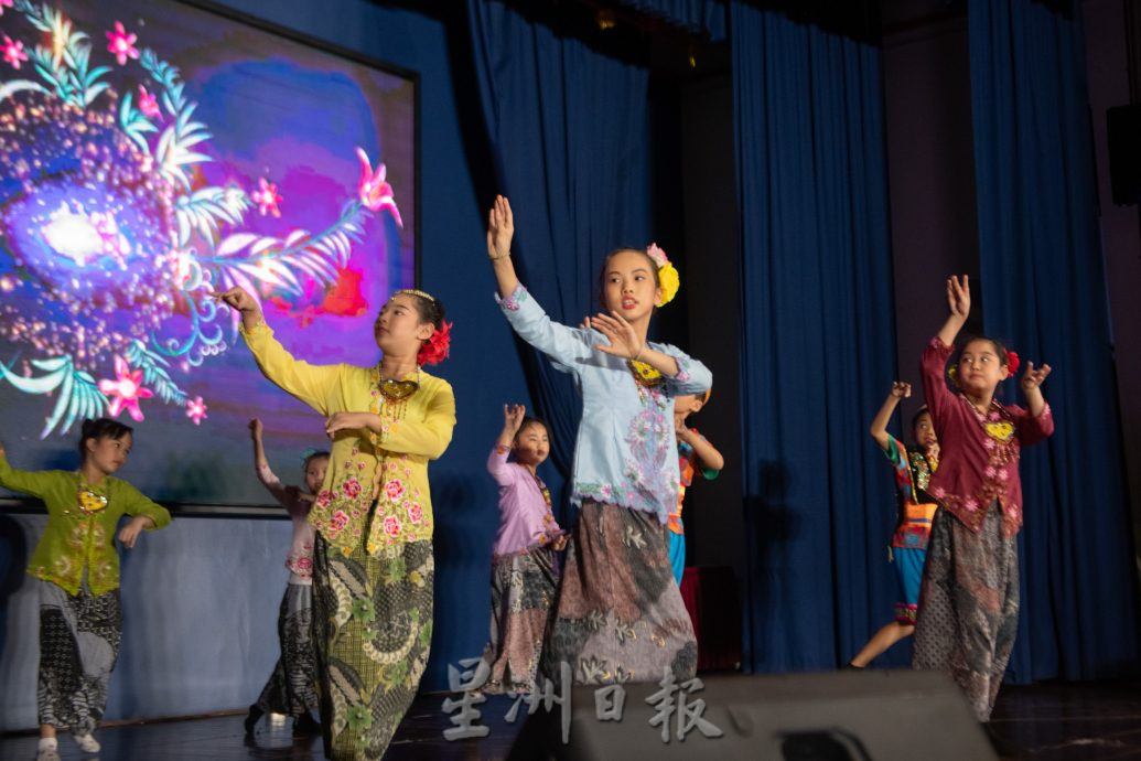 吴德贵:102年见证历程 平民学校展望辉煌未来