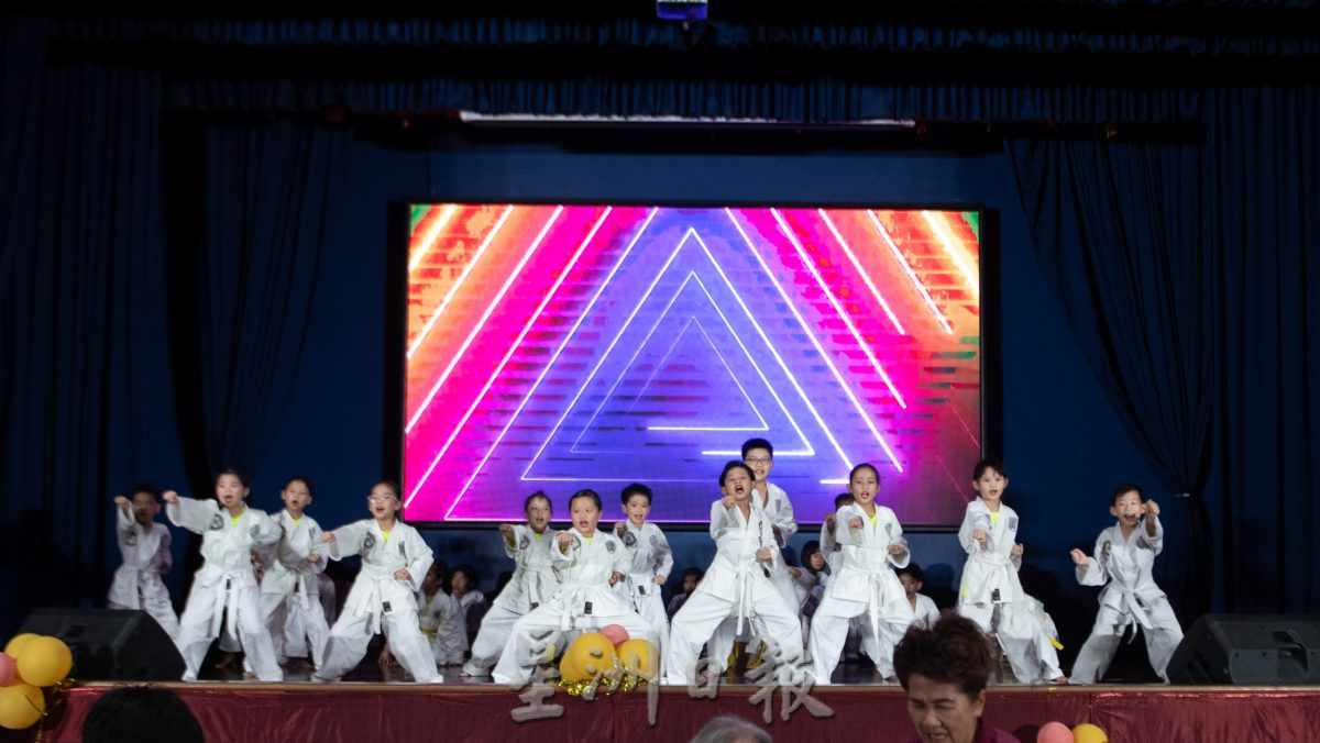 吴德贵:102年见证历程 平民学校展望辉煌未来