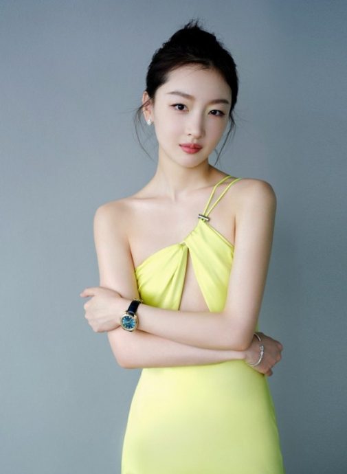 周冬雨好像换了另一个人!“变脸”照被指:失去了自己