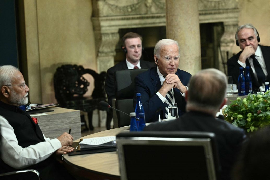 回应拜登涉华言论 中外交部:美方应放下“维霸遏华”的执念