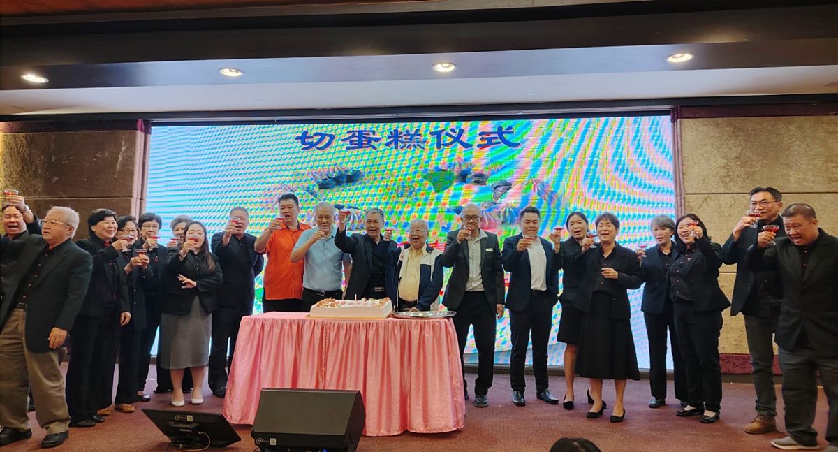 国庆日庆87周年社庆 霹琼声社全员摇国旗唱“Jalur Gemilang”