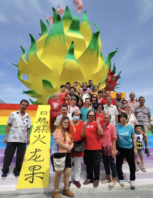 大都会封面/公假碰上学校假期,雪滨海旅游景点掀旅游热潮!