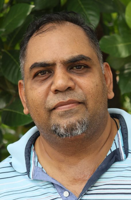 大都会/毗邻住宅区非法垃圾土埋场“死灰复燃”,居民盼当局采取行动