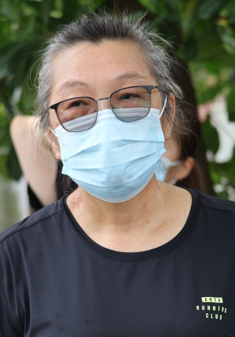 大都会/毗邻住宅区非法垃圾土埋场“死灰复燃”,居民盼当局采取行动