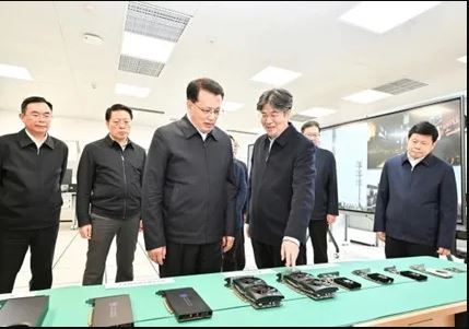 天下事主文)“中国辉达”惊传解散倒闭 400余员工“原地失业”曝已遭欠薪2个月