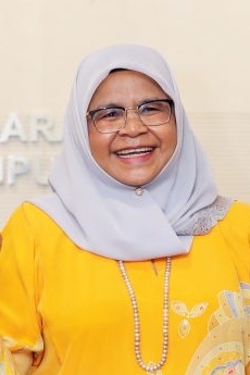 女游客坠8公尺深坑| 隆市长:噬人地洞需3至6个月修复