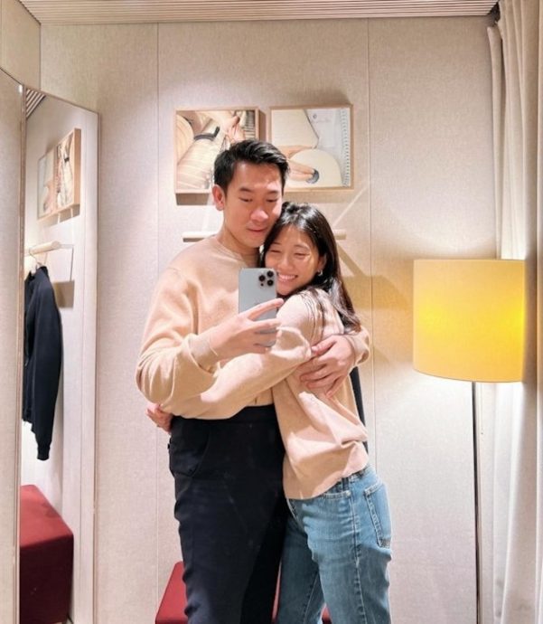 学霸女儿晒婚戒宣布结婚 郑丹瑞如愿荣升岳父