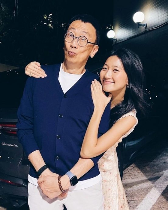 学霸女儿晒婚戒宣布结婚 郑丹瑞如愿荣升岳父