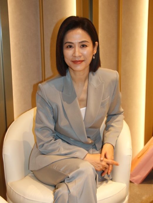 宣萱出场气势逼人 刘佩玥紧张念错对白