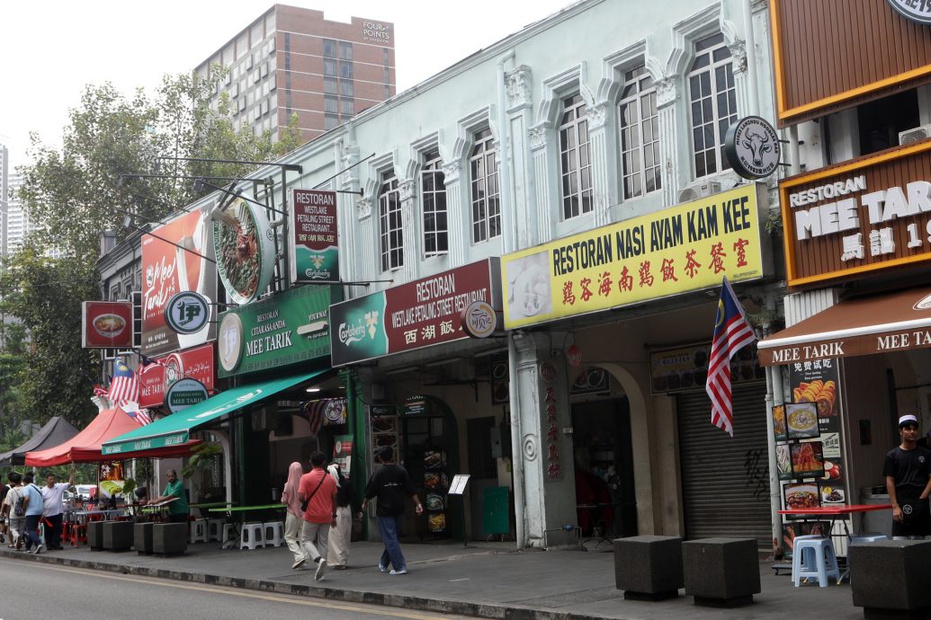 封面-大都会/跟进商民对张庆信建议茨厂街未来或仿效新加坡餐厅24小时营业的看法 -访商民(各2人)和公会/9图