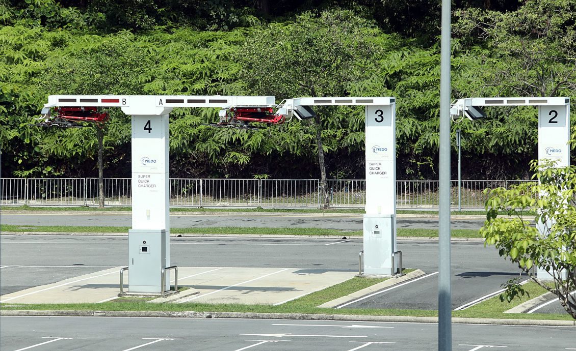 封面副文-大都会/布城未见5G自动驾驶巴士踪影/3图