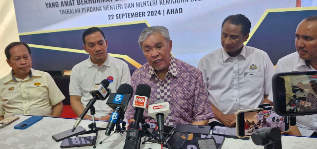 *已签发* 全国:阿末扎希:国盟无法撼动团结政府执政的决心