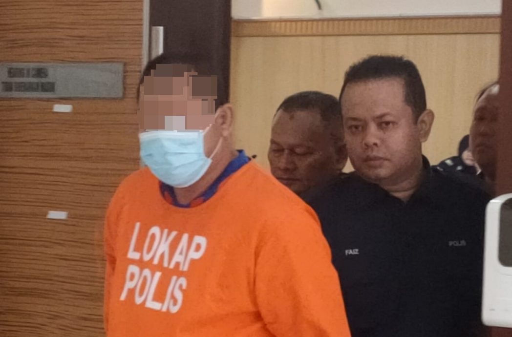 *已签发* 柔︰夜里潜入房间触摸继女私处,罗里跟车员被控性侵