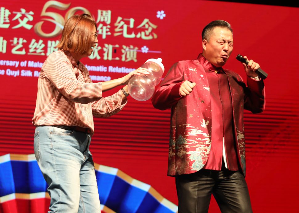 *已签发* 柔:实力派说唱曲艺名家大汇聚,各展招术酿超有哏欢乐夜晚
