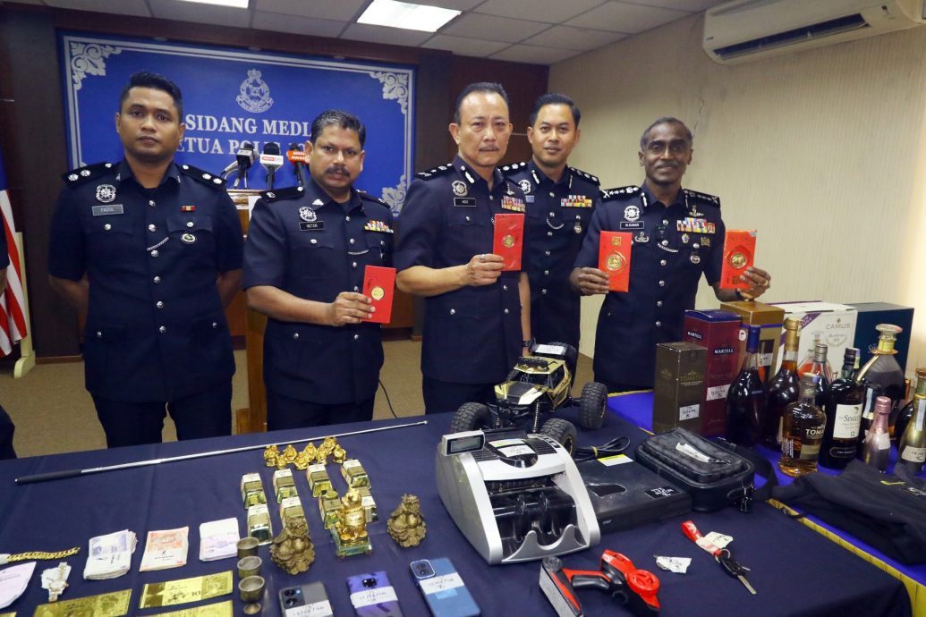 *已签发* 柔:版二头条:柔警捣毁持械破门行窃团伙 捕11人起获9万5000令吉贼赃