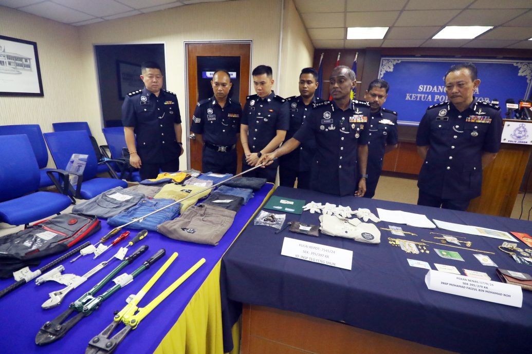 *已签发* 柔:版二头条:柔警捣毁持械破门行窃团伙 捕11人起获9万5000令吉贼赃