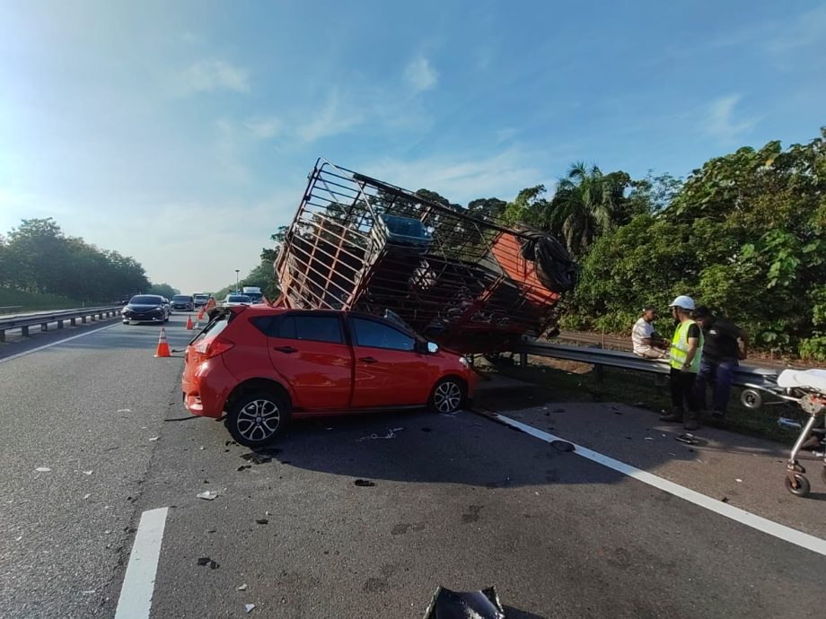 *已签发* 柔:轿车追尾罗里,轿车遭罗里压顶,3人受轻重伤