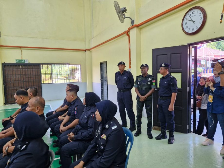 *已签发* 柔:马哥打补选|古玛:警方共发出96张竞选活动准证 接获2中投报