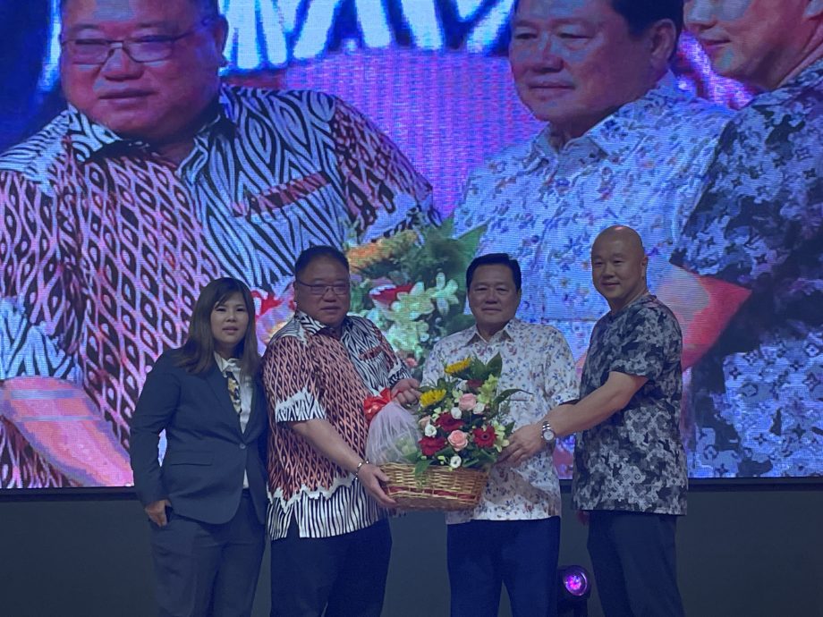 **已签发**全国:马哥打补选〡回应刘华才,张庆信:难道他忘了自己是华社?