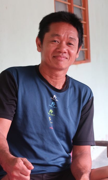 **已签发**柔︰头条之一:野象毁篱入园啃食树木,农民暂避风头不敢入园