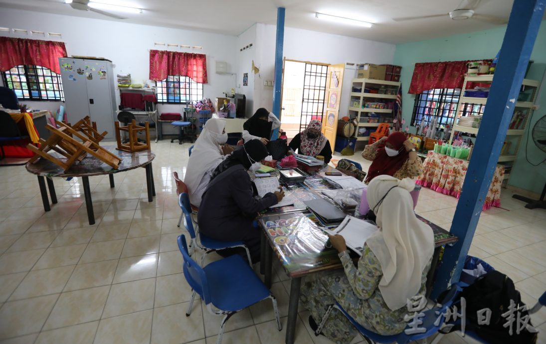 *已签发*柔:封面副文:受指示关闭两天 位于甘榜马来尤班兰的幼儿园明日可恢复运作