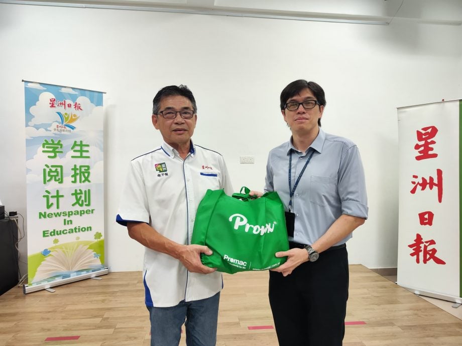 《星洲日报》“学生阅报计划”小学生时事问答比赛,柔602名学生参赛,居全国之冠
