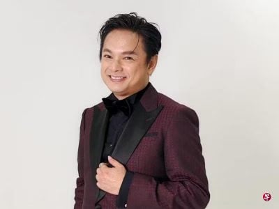*已签发*柔:狮城二三事:51岁当肉骨茶店实习生 周崇庆有范文芳和爱猫“陪伴”