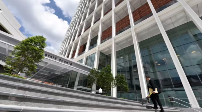 *已签发*柔:狮城二三事:狮城建屋局经理与建筑公司董事 涉串谋呈虚假报价无罪释放