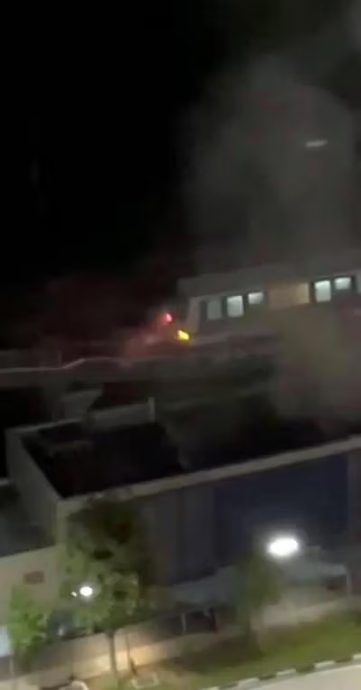 *已签发*柔:狮城二三事:狮城武吉班让轻轨列车传巨响 冒火光飘白烟